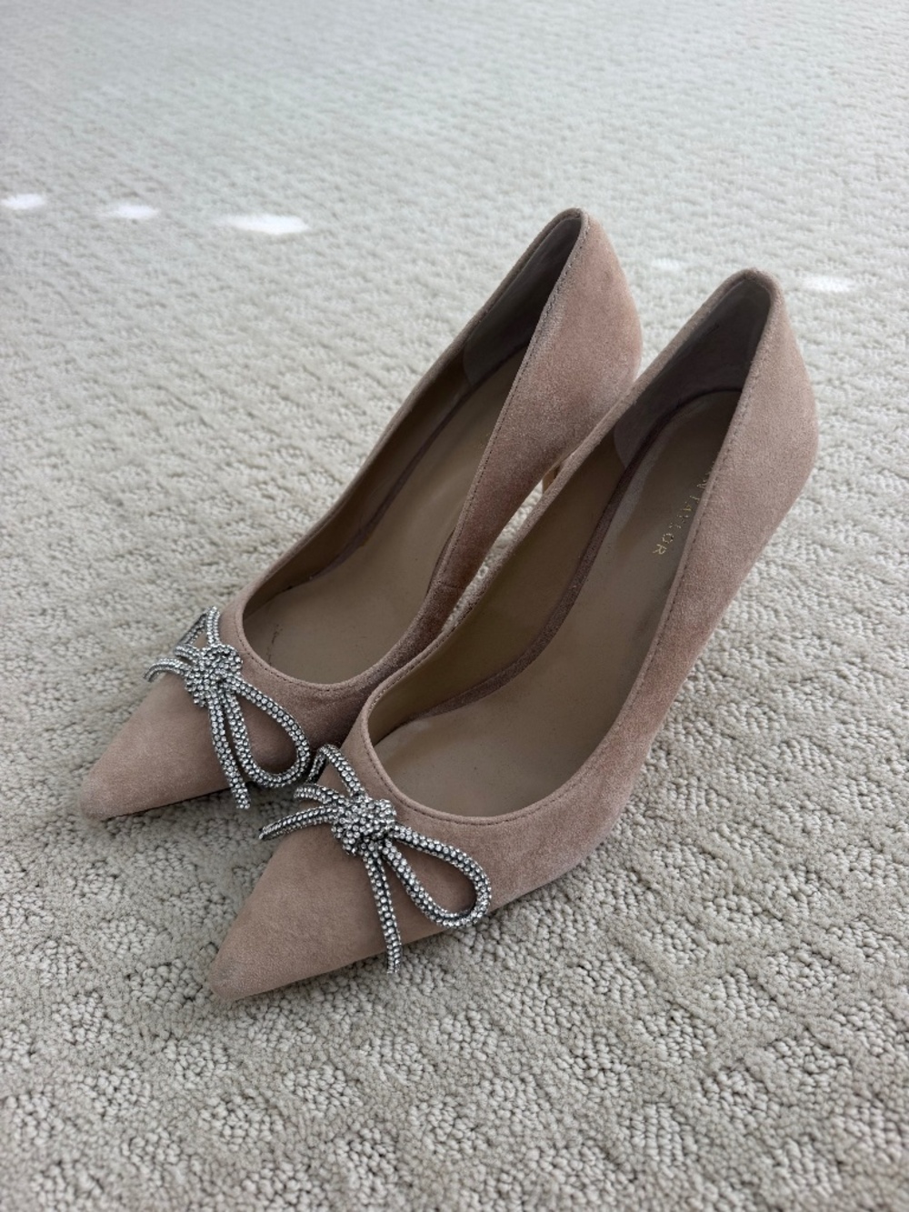Ann Taylor Blush Suede Crystal Bow Pointed Toe Heels Pumps Size 7